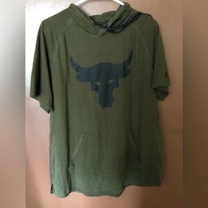 Under Armor T-shirt Hoodie  Men’s Large